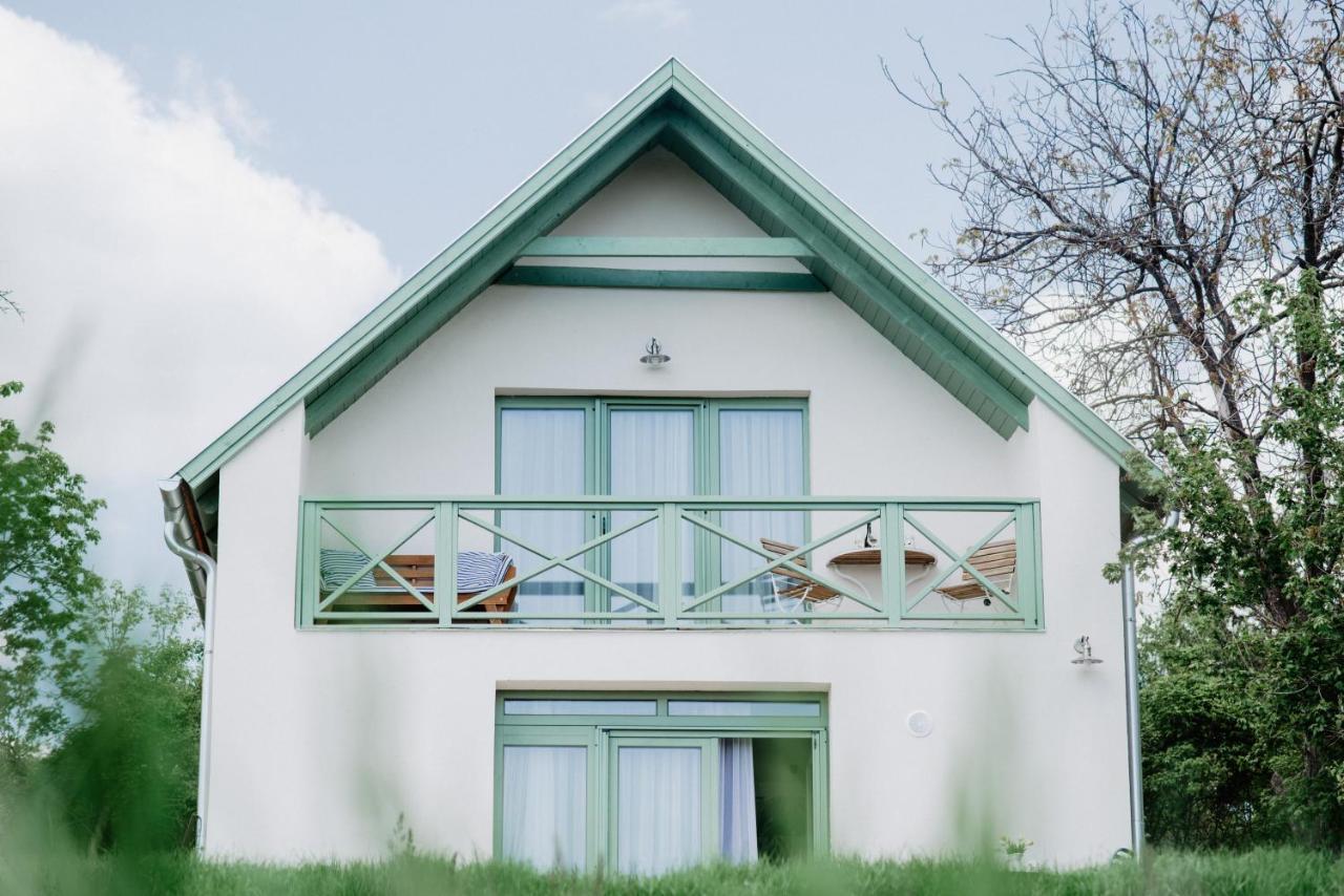 Cukormadar Vendeghaz Lovas Villa Ngoại thất bức ảnh